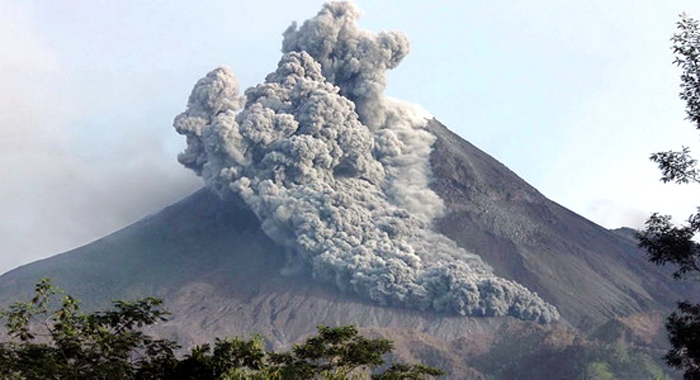 Erupsi Gunung Merapi. (Foto: news.okezone.com)