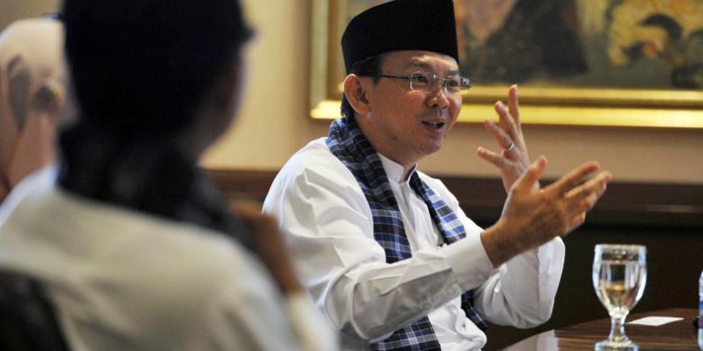 Wakil Gubernur DKI Jakarta, Basuki Tjahaja Purnama, saat berkunjung ke Redaksi Harian Kompas untuk bersilaturahim sekaligus menyampaikan sosialisasi program kerja Kantor Harian Kompas di Palmerah, Jakarta, Jumat (10/5/2013). | KOMPAS/IWAN SETIYAWAN