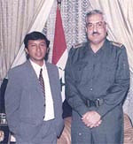 Saya bersama Menteri Perlogaman dan Industri Irak di Baghdad/1992 (Foto Dokumentasi)