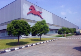 Pabrik PT TVS Motor Company Indonesia, Kawasan Industri Suryacipta, Karawang.
