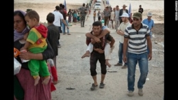 Suku Yazidi di Irak yang mengungsi dari pembunuhan ISIS (sumber: cnn.com)