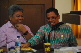 Dr. Sapta P. Ginting dan Ir. H. Subandi (foto: Kamaruddin Azis)