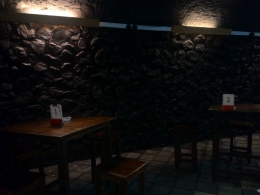 Suasana Kafe Kolong
