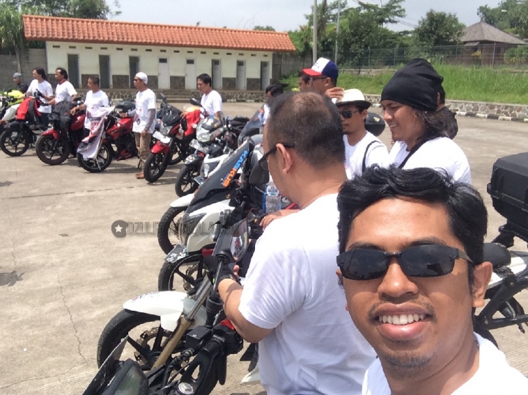 Rombongan sebelum berangkat ke Waduk Jatiluhur