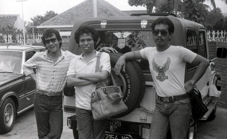 Om Kasino, Om Dono dan Om Indro dianggap sebagai pelopor komedi modern Indonesia dan membentuk grup Warkop DKI yang populer sepanjang pertengahan tahun 70 hingga 90-an awal. (foto sumber: hipwee.com)