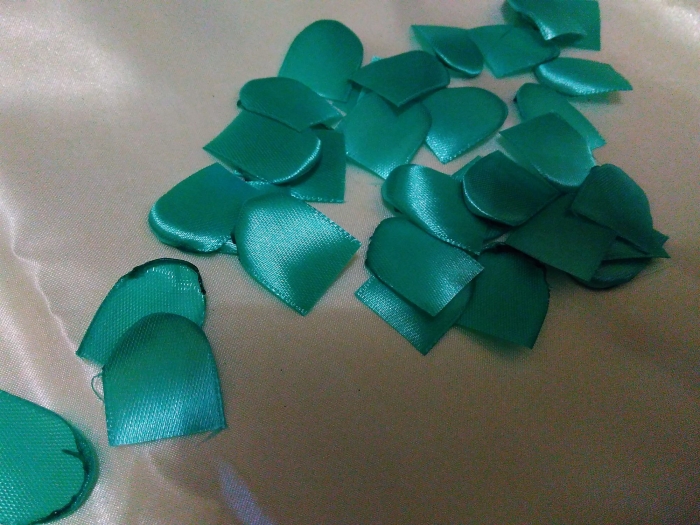 Bunga Pita Satin Bukan Cuma Cantik Tapi Kamu Bisa Buat Sendiri