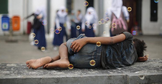 Pendampingan serius anak-anak terlantar bisa menjadi langkah menghentikan warisan kemiskinan dan warisan kejumudan pola pikir (Gbr: KOMPAS.com)