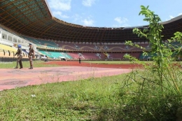 Kondisi stadion utama PON Riau sangat memprihatinkan/ MI/ Bagus H Pratomo.