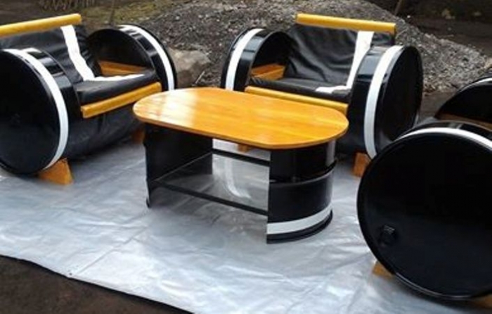 Mengubah Drum Bekas Jadi Mebel Berkelas oleh Bambang Mengubah Drum Bekas Jadi Mebel Berkelas oleh Bambang