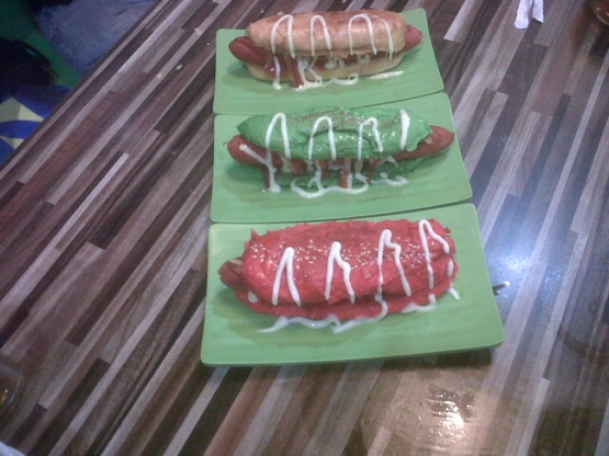 Aneka warna Hot Dog (Dok. Pri)