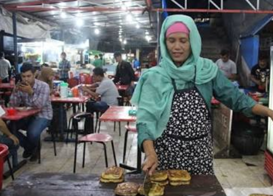 "Martabak Mesir di Pasar Payakumbuh (dok: jelajahsumbar.com)