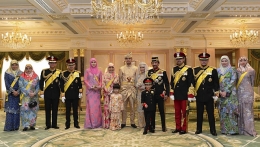 Keluarga Kerajaan Brunei Darussalam (sumber foto : www.jestina-george.com)