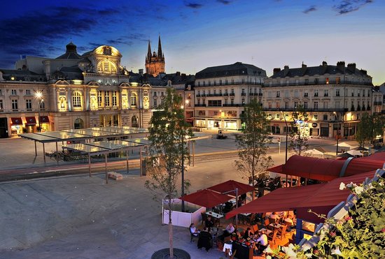 Pusat Kota Angers (Sumber: www.tripadvisor.com)