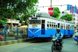 Tram di Kolkata. Foto merupakan dokumentasi pribadi penulis traveling-di-india-8