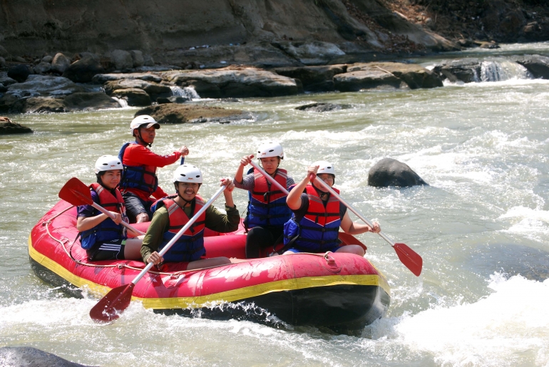 Raftingdi Sungai Citatih