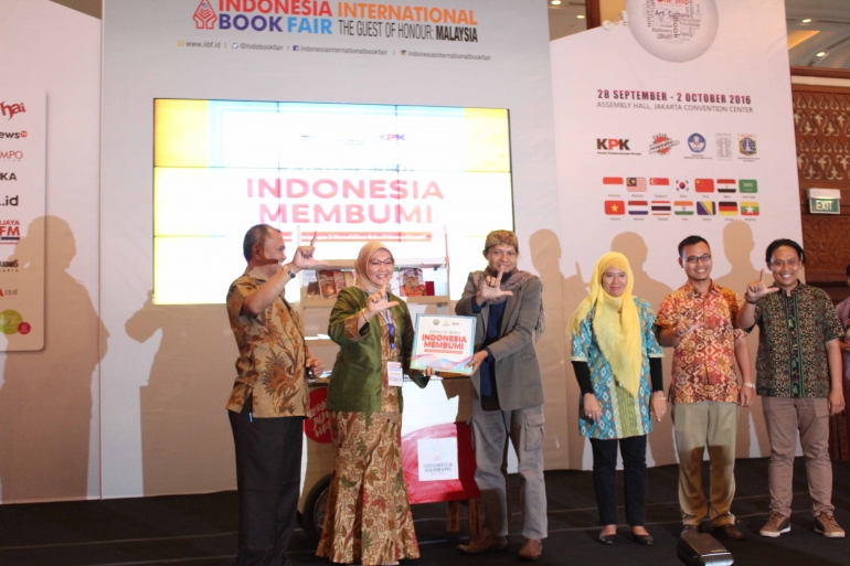 Acara Peluncurang Buku Indonesia Membumi KPK-Ikapi (Foto: Bambang Trim)
