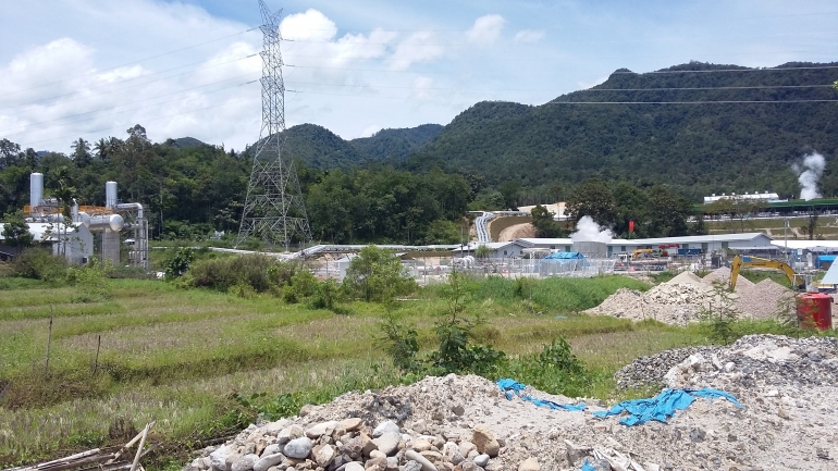 Pipa Untuk Pengumpulan Energi Geothermal yg Diolah menjadi Energi Listrik di Sarulla (Dokumentasi Pribadi)