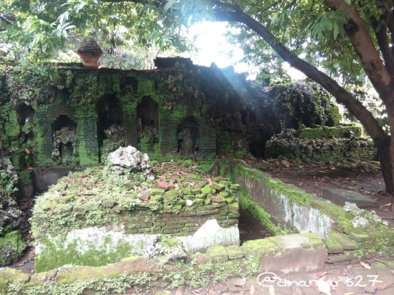 Tempat pemandian istana Kasepuhan Cirebon yang sudah tidak dipakai lagi. (foto: dok.pri)