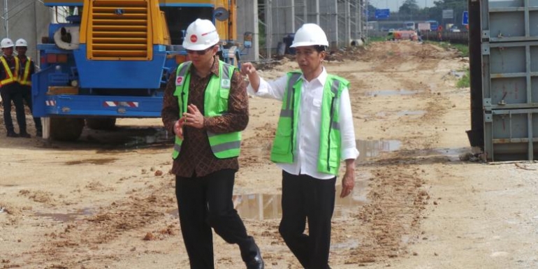 Jokowi - Ahok meninjau proyek MRT (Pic Source: Kompas.com)
