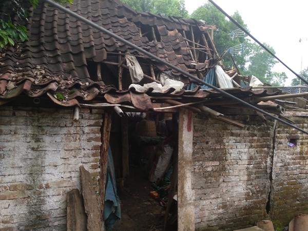 Begini kondisi bagian dapurnya (foto: dok pri)