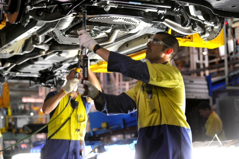 Ongkos pekerja di industri mobil di Australia 4 kali lebih tinggi dari ongkos pekerja saingannya di wilayah Asia dan pasifik. Sumber: AAP: Julian Smith