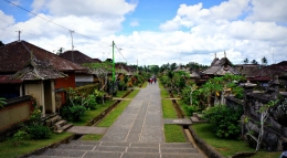 Desa Penglipuran, Bangli, Bali (sumber: news.okezone.com)