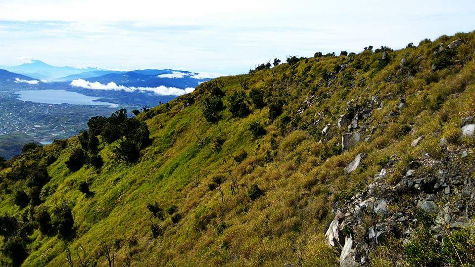 Pemandangan dari area puncak (dokpri)