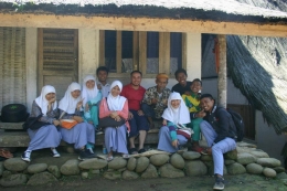 Mengajak Turis Turki Menikmati Keramahan Warga Lokal di Kampung Naga, Tasikmalaya, Jawa Barat