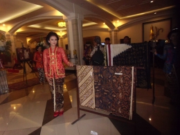 Salah satu aktivitas Paguyuban Sekar Jagad (Foto dari: http://www.usilnews.com/batik-warisan-adiluhung-bangsa-indonesia-mendunia/))