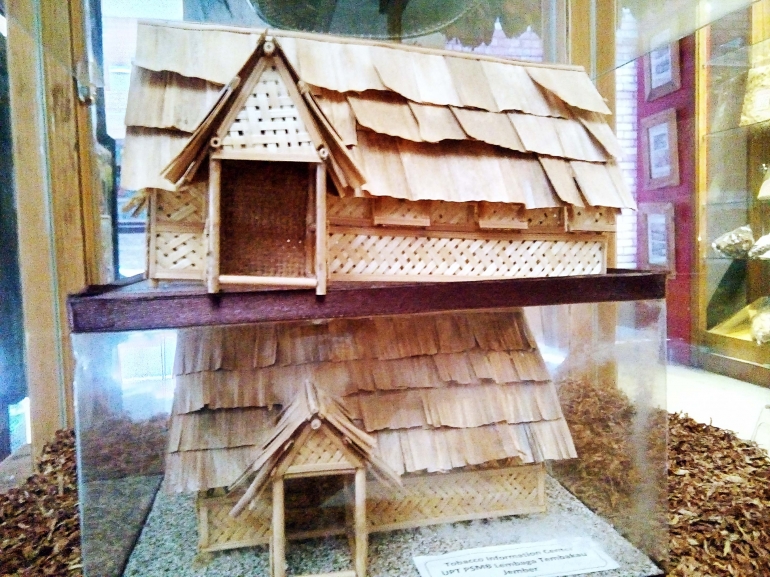 Miniatur gudang tembakau