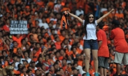 Aksi fans Persija Jakarta/bola.republika.co.id