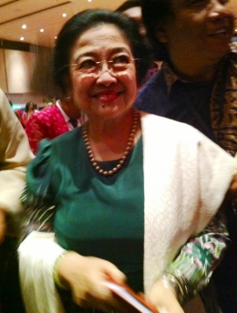 Megawati Soekarno tersenyum. (Foto: koleksi pribadi)