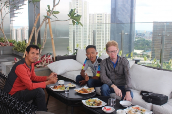 Makan Siang Di Sky Garden Dengan Panorama yang Indah (Dokpri)