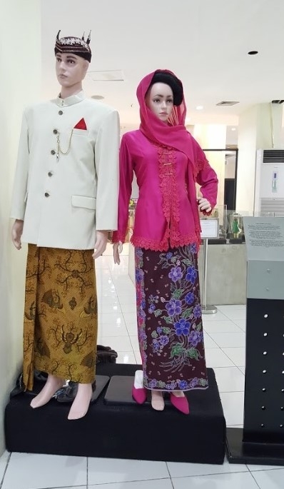 Museum Surabaya  yang Menempati Gedung Bersejarah oleh  Museum Surabaya  yang Menempati Gedung Bersejarah oleh