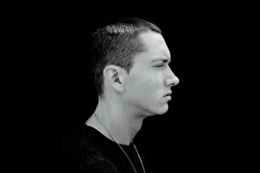 Eminem. sumber illustrasi : teambackpack