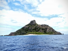 Penampakan Pulau Modriki dari kejauhan (Dok. Cech)