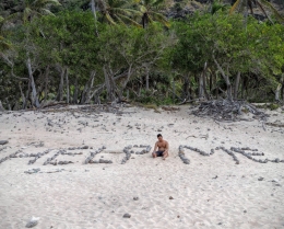 Mengikuti gaya Tom Hanks dalam film CAST AWAY (Dok. Cech)