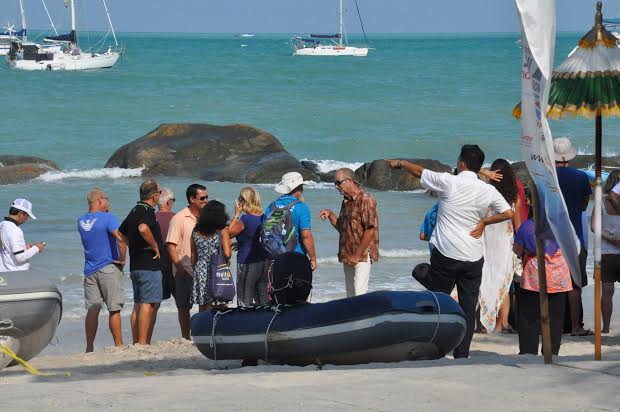 Turis dari berbagai negara tiba di Pantai Parai Sungailiat (Dok Humas Bangka)