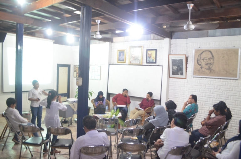 Diskusi Antikorupsi di Rumah Romo Mangun Wisma Kuwera 14 Mrican Yogyakarta