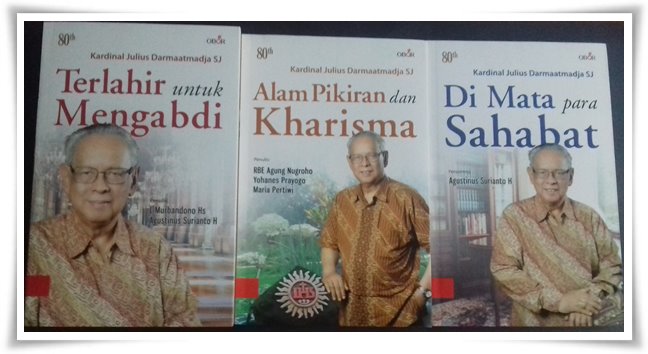 Tiga buku hadiah dari Romo Agustinus (Dokpri)