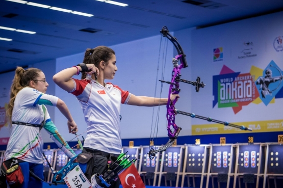 Sumber: https://worldarchery.org/news/138275/metes-boogie-takes-turkish-juniors-home-field-arena