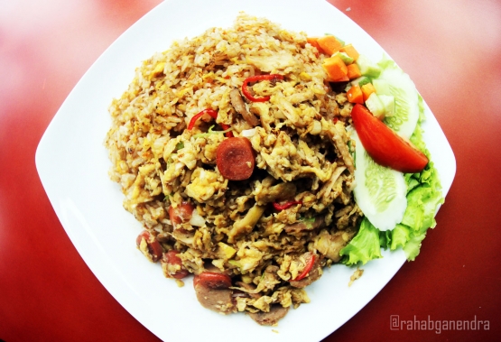 Nasi goreng gila Up2Yu Cafe. (Ganendra)
