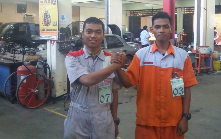 Anton Soleh Hudin (kiri) dan Fajar Supriyanto (kanan), Persahabatan diantara “persaingan”