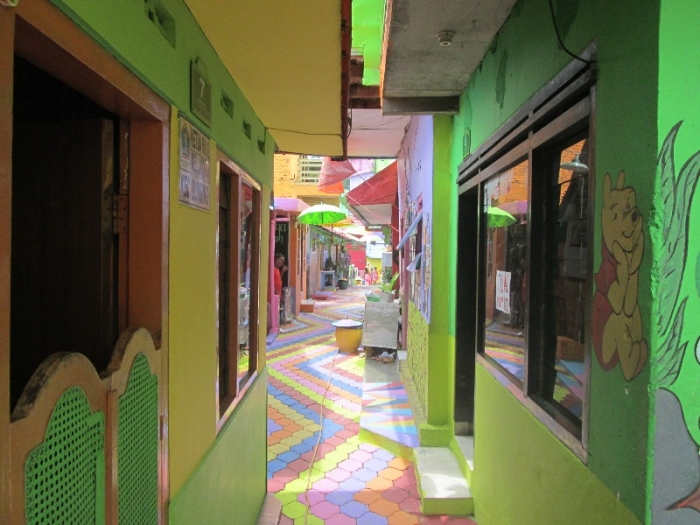 Kampung Warna Warni Pola Pembangunan Wisata dari Bawah Kampung Warna Warni Pola Pembangunan Wisata dari Bawah