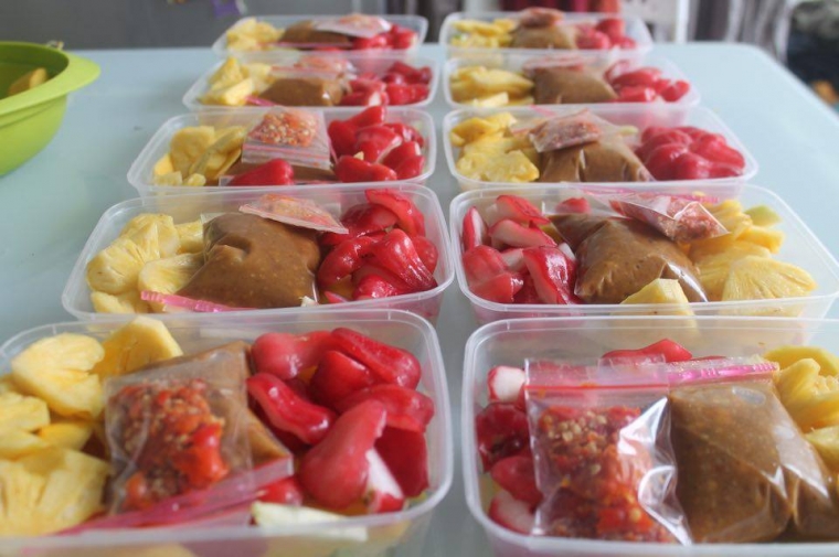 Lillah Juragan Rujak Online Istana Melangkah Bebas Ikuti Kata Hati Halaman All Kompasiana Com