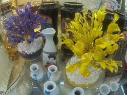 Salah satu contoh Bunga kristal buah tangan pelaku industri krreatif lokal yang coba digandeng Yanti untuk sama-sama meraih kesuksesan (michael cdn)
