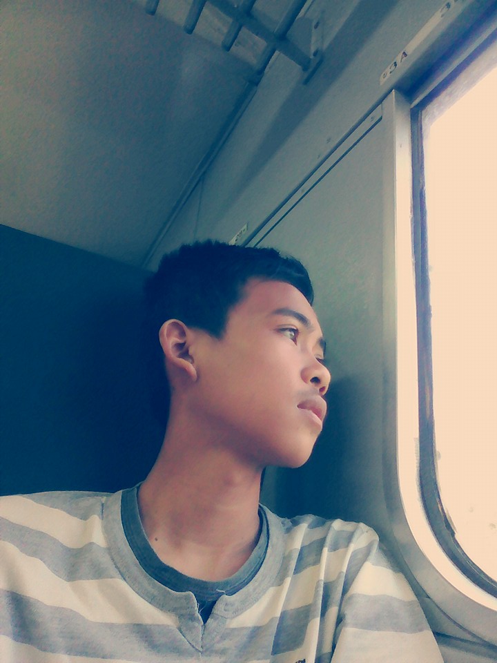 Foto saya saat sedang dalam perjalanan menuju bandung di Kereta Api Lokal Bandung Raya