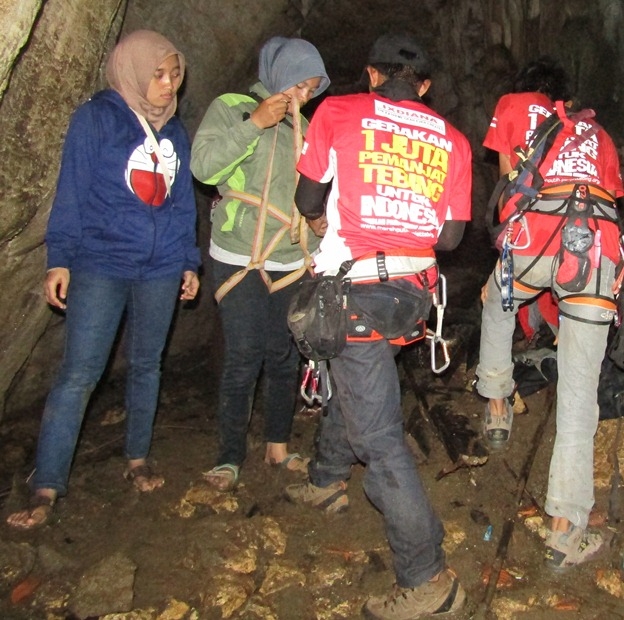 Ditemani guide profesional (Dokumentasi pribadi)