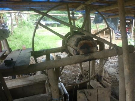 Lobang berukuran 1 meter di dalamnya berisi 6 0rang