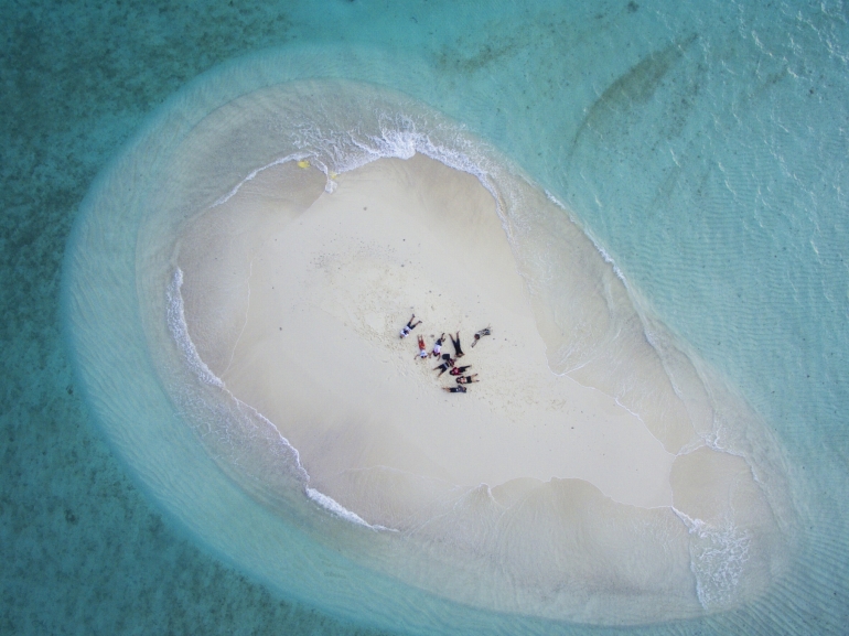 Pulau Malelo kecil, salah satu pulau yang hampir tenggelam saat tsunami Nias (dokumentasi pribadi)